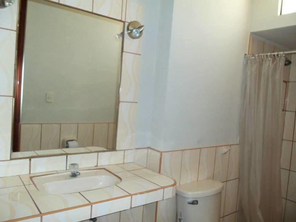 Hostal Boulevard Наска Экстерьер фото